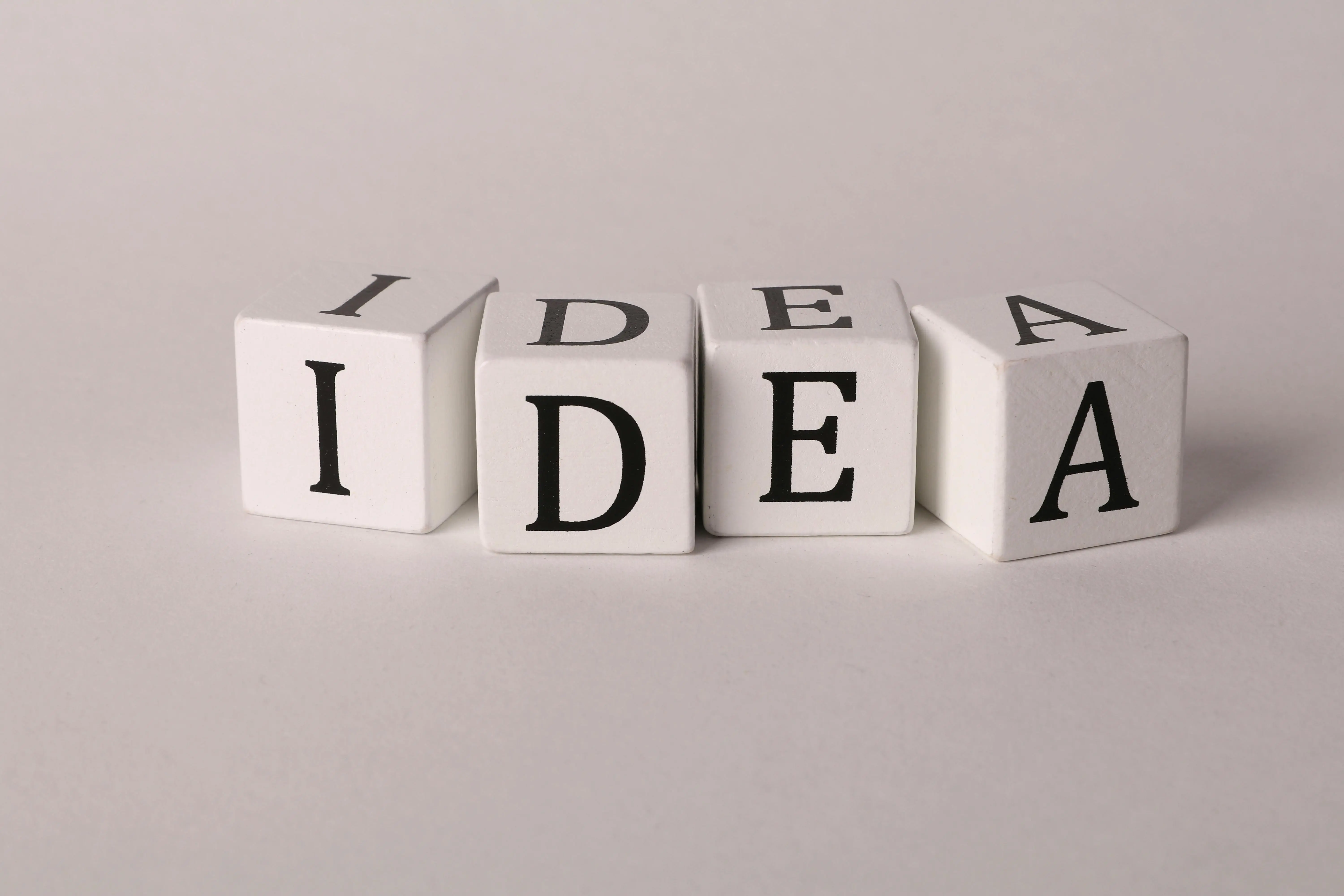 Idees de festes de final de curs originals per a estudiants (guia 2026)